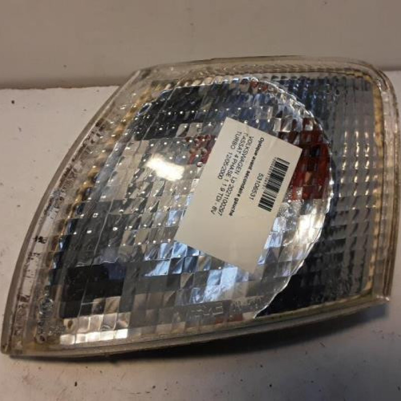 Optique avant secondaire gauche (feux)(clignotant) VOLKSWAGEN PASSAT 4