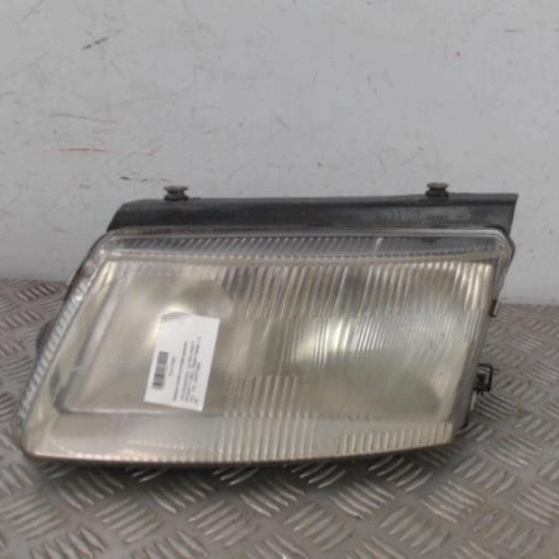 Optique avant principal gauche (feux)(phare) VOLKSWAGEN PASSAT 4