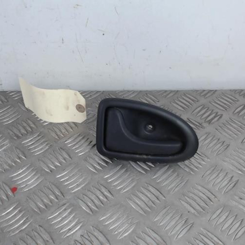 Poignee interieur avant gauche RENAULT CLIO 2