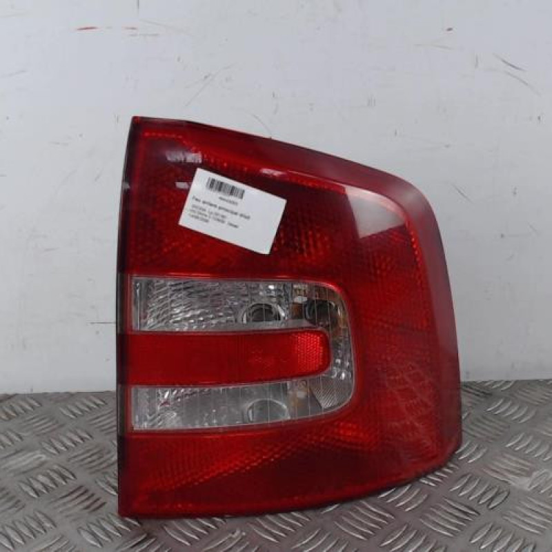 Feu arriere principal droit (feux) SKODA OCTAVIA 2 Feu arriere principal droit (feux) SKODA OCTAVIA 2