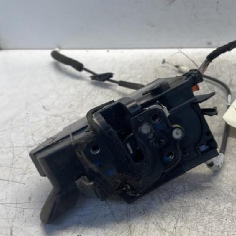 Serrure avant gauche PEUGEOT 308 2 SW