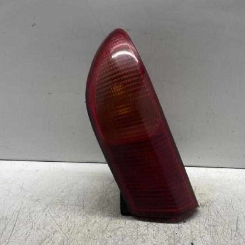 Feu arriere principal droit (feux) ALFA ROMEO 156 Feu arriere principal droit (feux) ALFA ROMEO 156