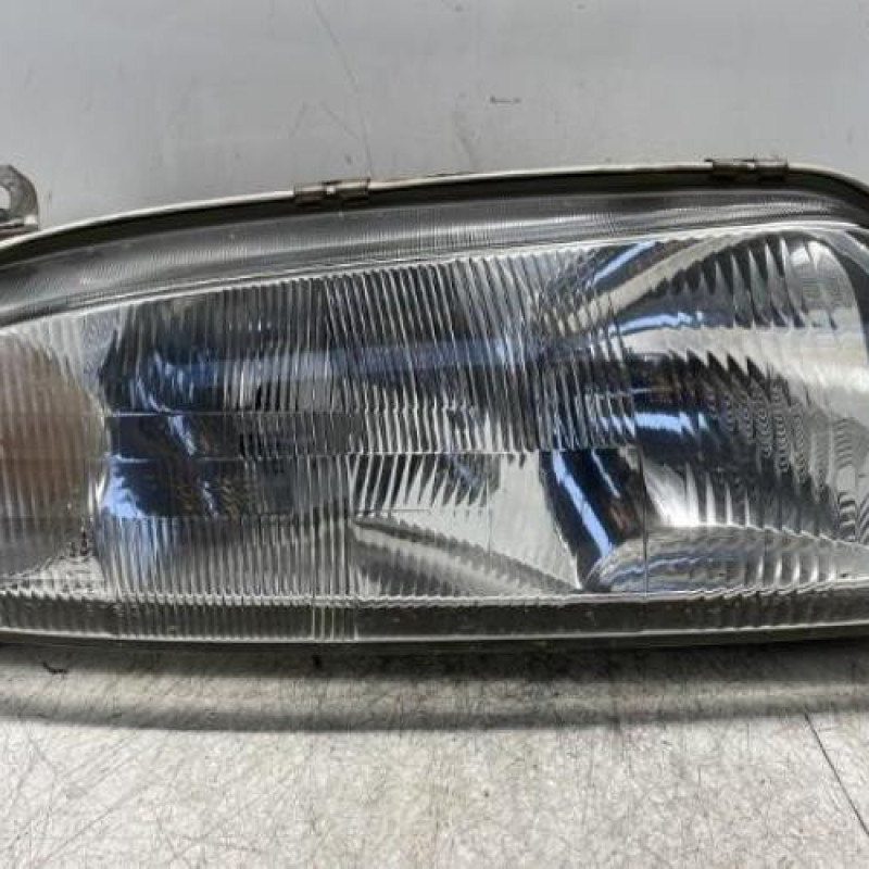 Optique avant principal droit (feux)(phare) FORD FIESTA 4