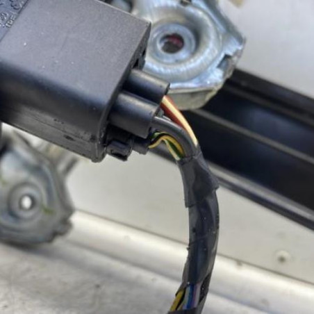 Leve vitre electrique avant droit OPEL MERIVA B