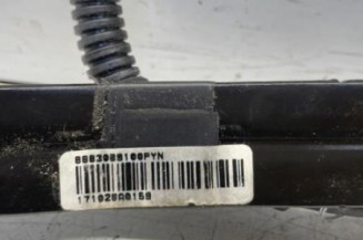 Attache ceinture avant gauche HYUNDAI I 10 2