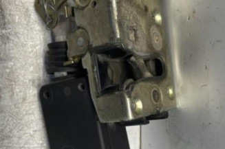 Serrure avant droit CITROEN SAXO