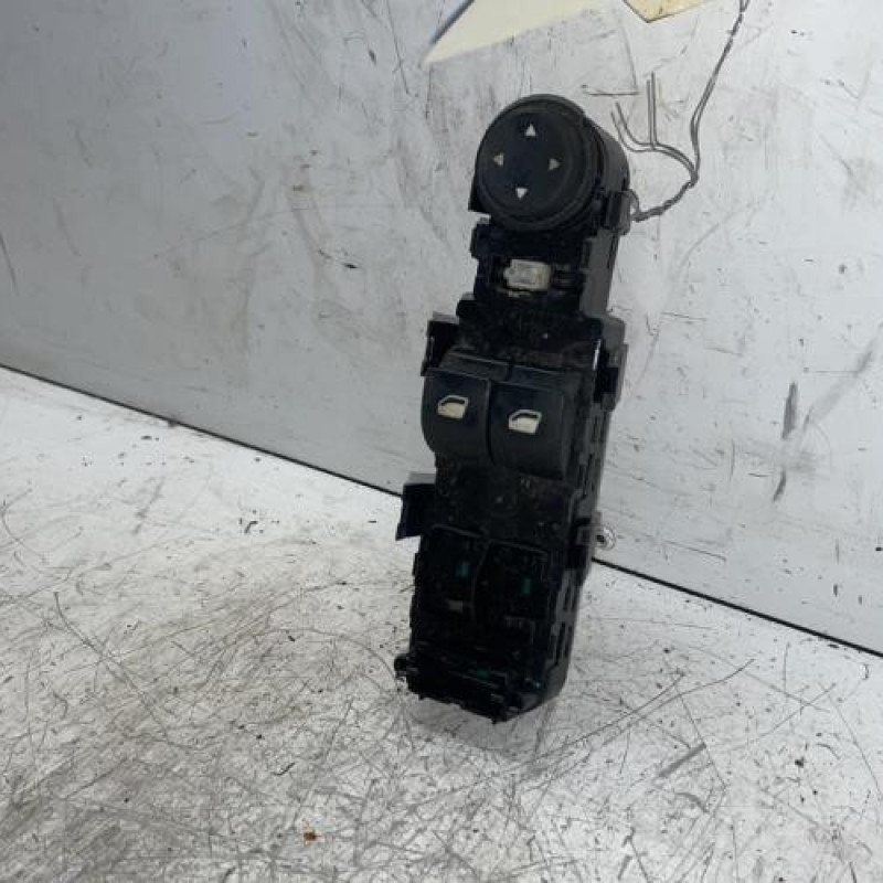 Interrupteur de leve vitre avant gauche CITROEN C4 1