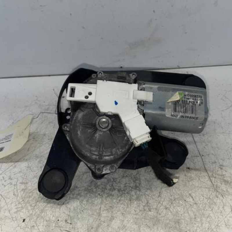 Moteur essuie glace arriere CITROEN C3 2