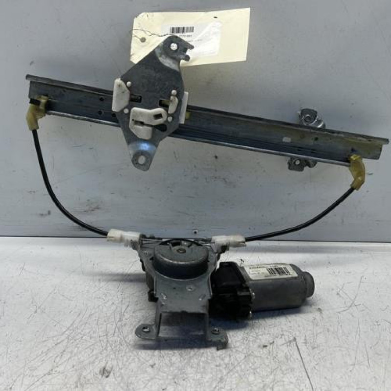 Leve vitre electrique arriere droit NISSAN QASHQAI 1
