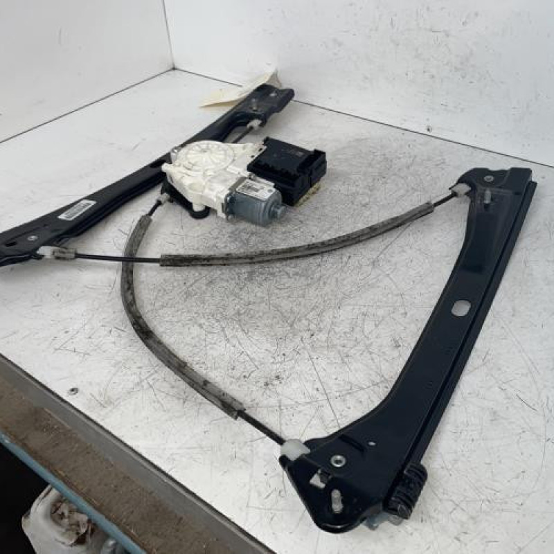 Leve vitre electrique avant gauche VOLKSWAGEN JETTA 5