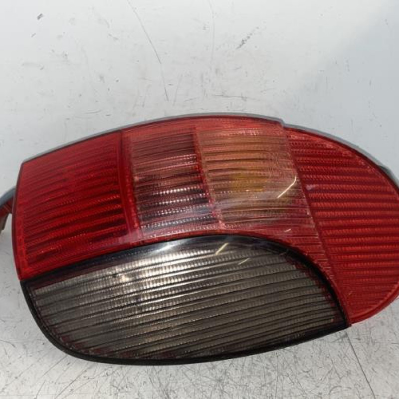 Feu arriere principal droit (feux) PEUGEOT 306 Feu arriere principal droit (feux) PEUGEOT 306