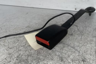 Attache ceinture avant gauche RENAULT CLIO 4 Photo n°1