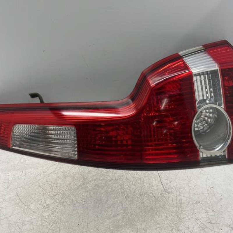 Feu arriere principal droit (feux) VOLVO V 50 Feu arriere principal droit (feux) VOLVO V 50