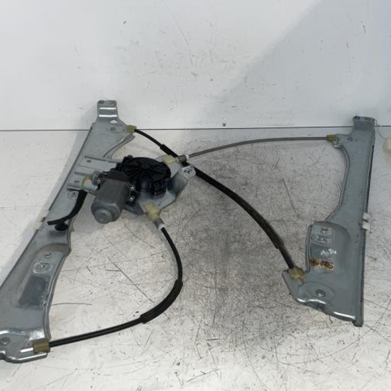 Leve vitre electrique avant droit RENAULT CLIO 3