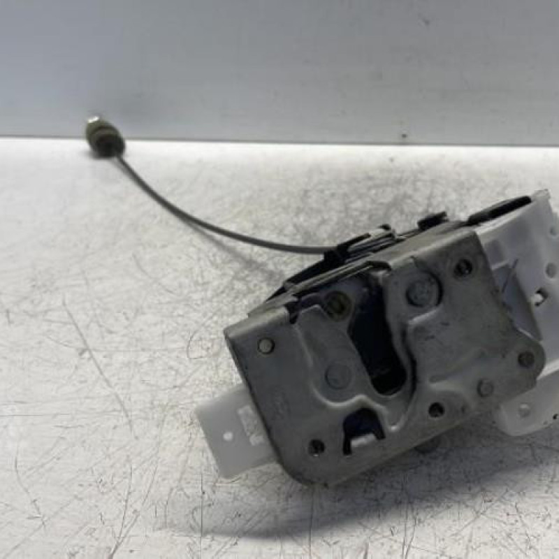 Serrure arriere gauche FORD MONDEO 2 Serrure arriere gauche FORD MONDEO 2