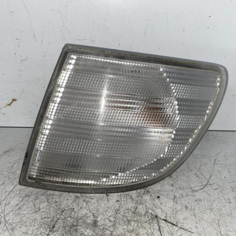 Optique avant secondaire gauche (feux)(clignotant) MERCEDES CLASSE V 638