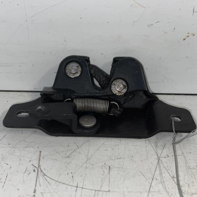 Serrure de coffre PEUGEOT 206 Serrure de coffre PEUGEOT 206
