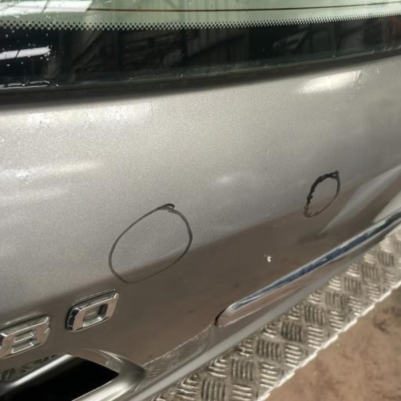 Malle/Hayon arriere MERCEDES CLASSE B 245 Malle/Hayon arriere MERCEDES CLASSE B 245