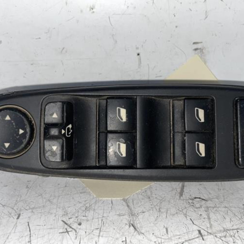 Interrupteur de leve vitre avant gauche CITROEN C4 PICASSO 1