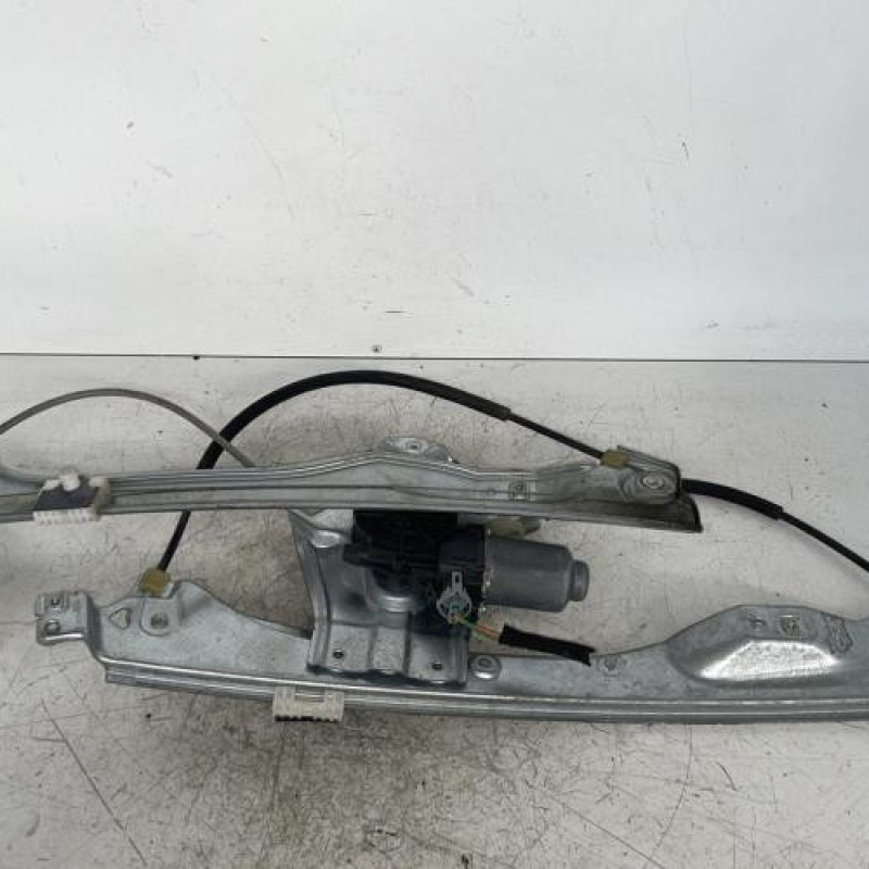 Leve vitre electrique avant droit RENAULT CLIO 3