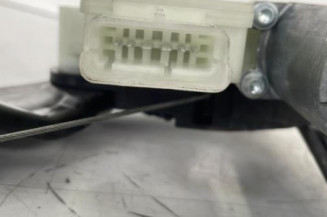 Leve vitre electrique avant droit PEUGEOT 308 2 SW Photo n°3