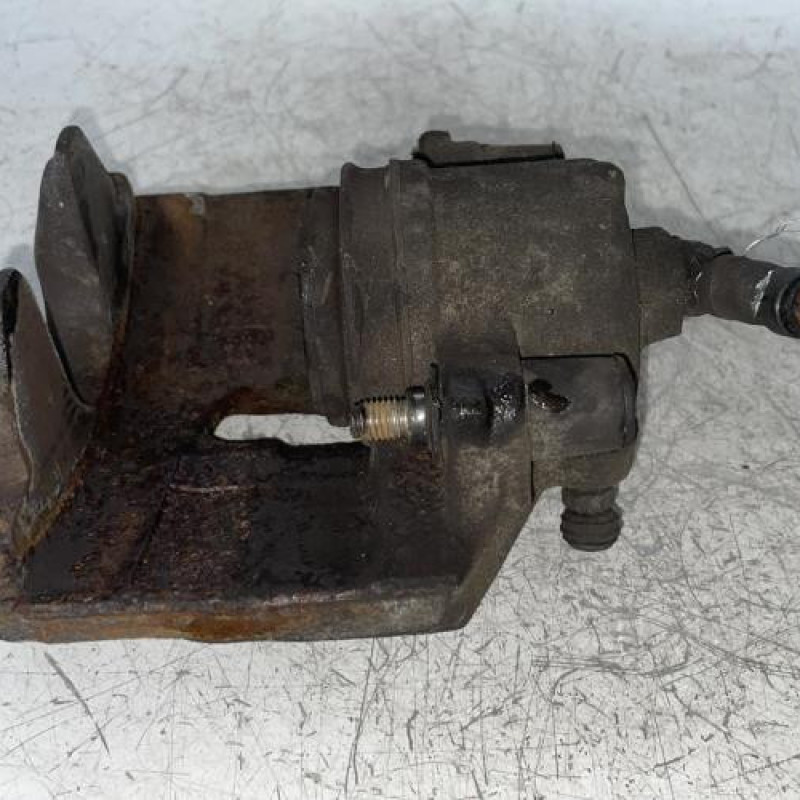 Etrier avant droit (freinage) VOLKSWAGEN SCIROCCO 3 Etrier avant droit (freinage) VOLKSWAGEN SCIROCCO 3