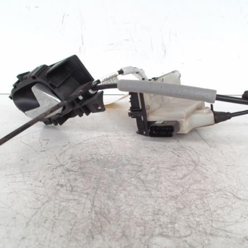 Serrure arriere droit PEUGEOT 208 1 Serrure arriere droit PEUGEOT 208 1