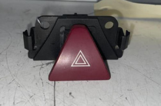 Bouton de warning PEUGEOT 307 Photo n°1