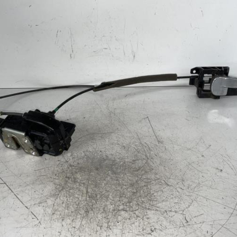 Serrure arriere droit NISSAN QASHQAI 1