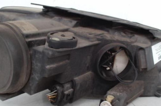 Optique avant principal gauche (feux)(phare) VOLKSWAGEN PASSAT 5