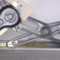 Leve vitre electrique avant gauche TOYOTA YARIS 2
