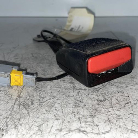 Attache ceinture avant gauche PEUGEOT 208 1