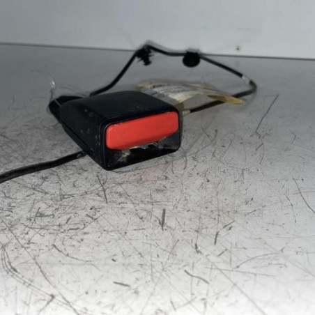 Attache ceinture avant droit DACIA SANDERO 2
