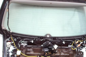 Malle/Hayon arriere VOLKSWAGEN GOLF 5
