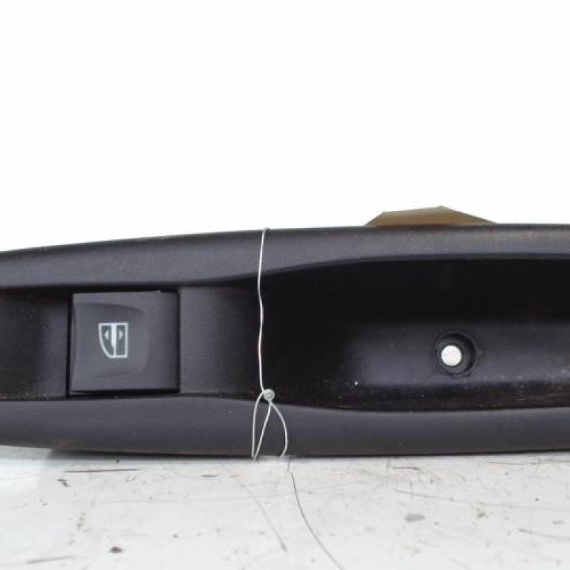 Interrupteur de leve vitre arriere gauche RENAULT CLIO 4