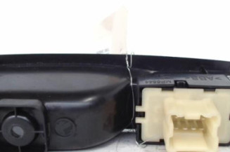 Interrupteur de leve vitre arriere gauche RENAULT CLIO 4
