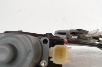 Leve vitre electrique avant droit FORD FIESTA 6