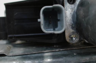 Leve vitre electrique avant droit PEUGEOT 208 1