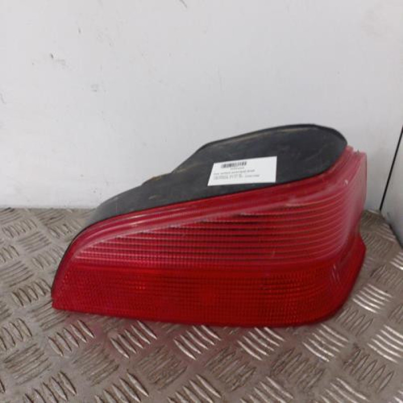 Feu arriere principal droit (feux) PEUGEOT 106