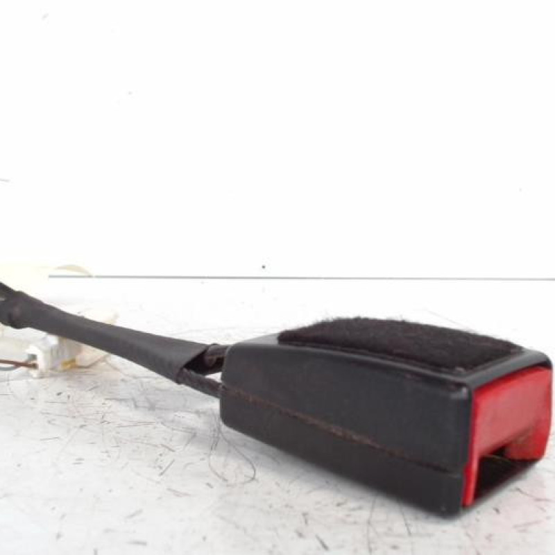 Attache ceinture avant droit PEUGEOT 3008 1
