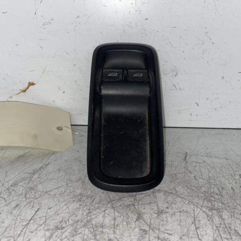 Interrupteur de leve vitre avant gauche FORD FIESTA 6