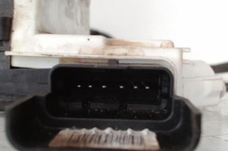 Serrure avant droit PEUGEOT 5008 1
