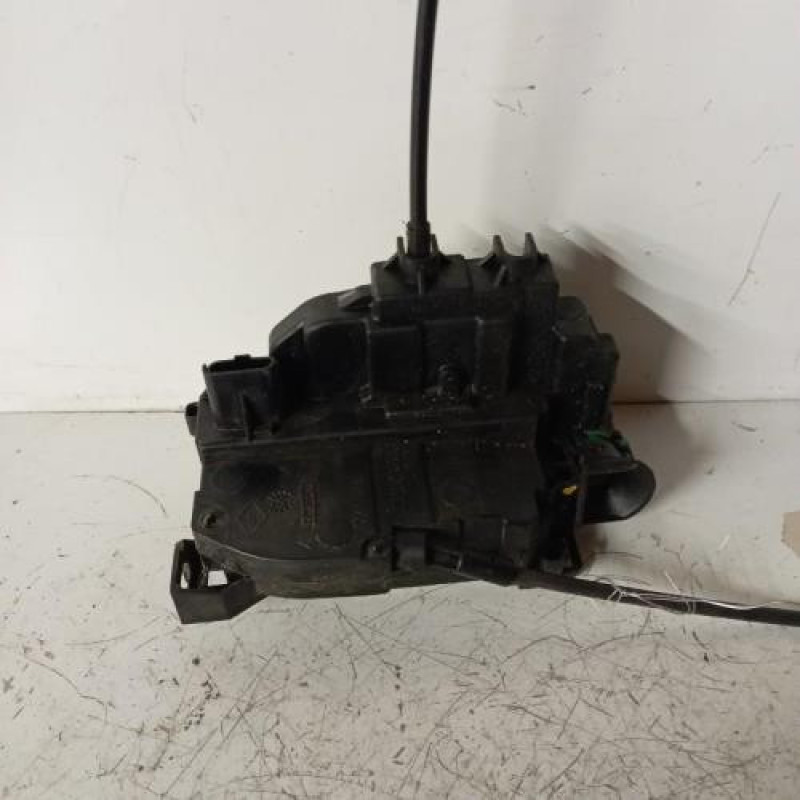 Serrure avant gauche RENAULT CLIO 3 Serrure avant gauche RENAULT CLIO 3