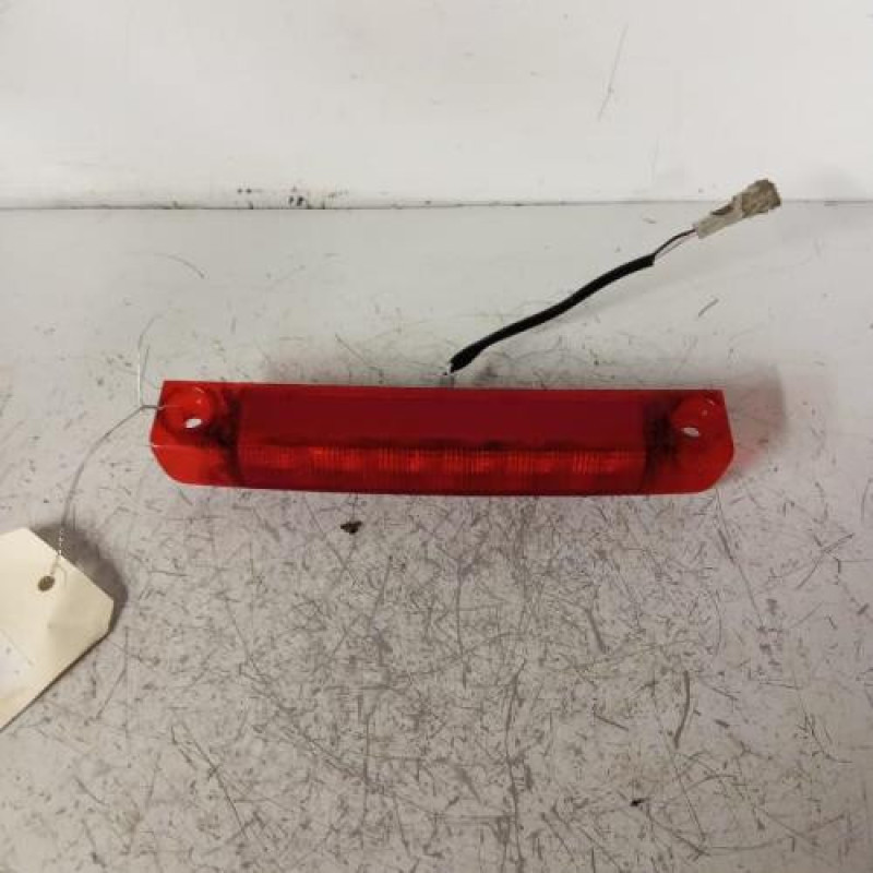 Feu arriere stop central SUZUKI BALENO 2
