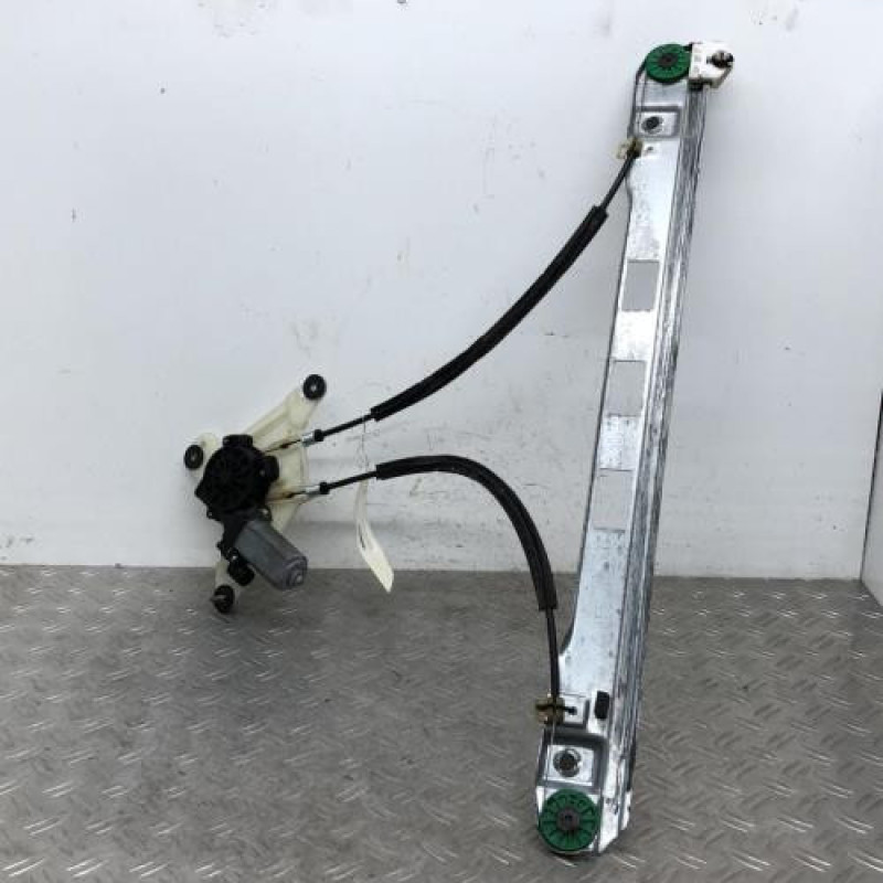 Leve vitre electrique avant gauche NISSAN NV400