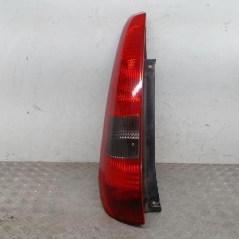 Feu arriere principal gauche (feux) FORD FIESTA 5 Feu arriere principal gauche (feux) FORD FIESTA 5
