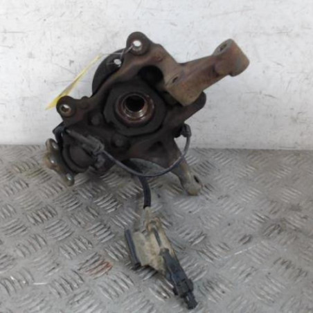 Moyeu avant droit RENAULT TRAFIC 3 COURT