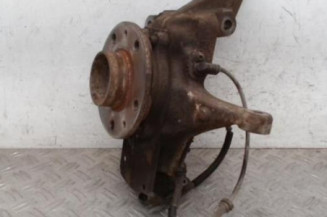 Moyeu avant gauche RENAULT TRAFIC 3 COURT Photo n°1