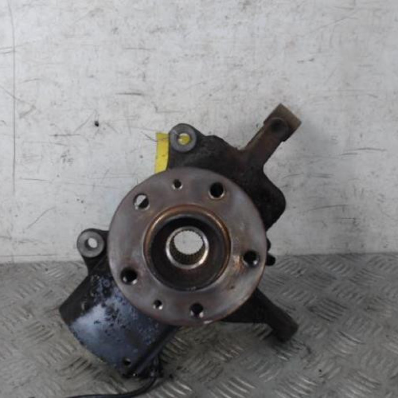 Moyeu avant gauche RENAULT TRAFIC 3 COURT Moyeu avant gauche RENAULT TRAFIC 3 COURT