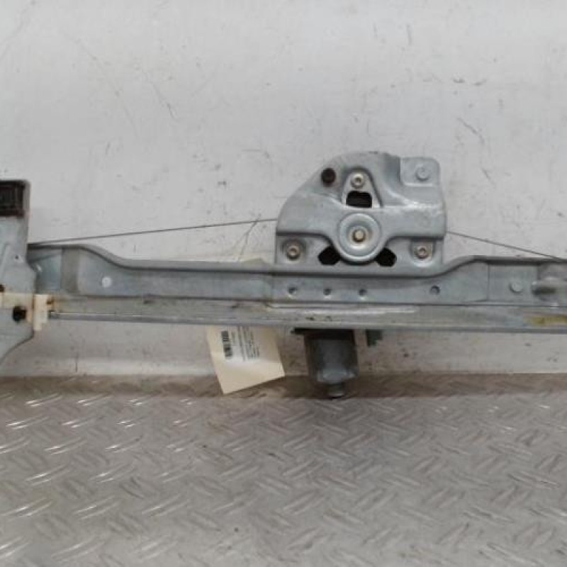 Leve vitre electrique avant droit PEUGEOT 208 1